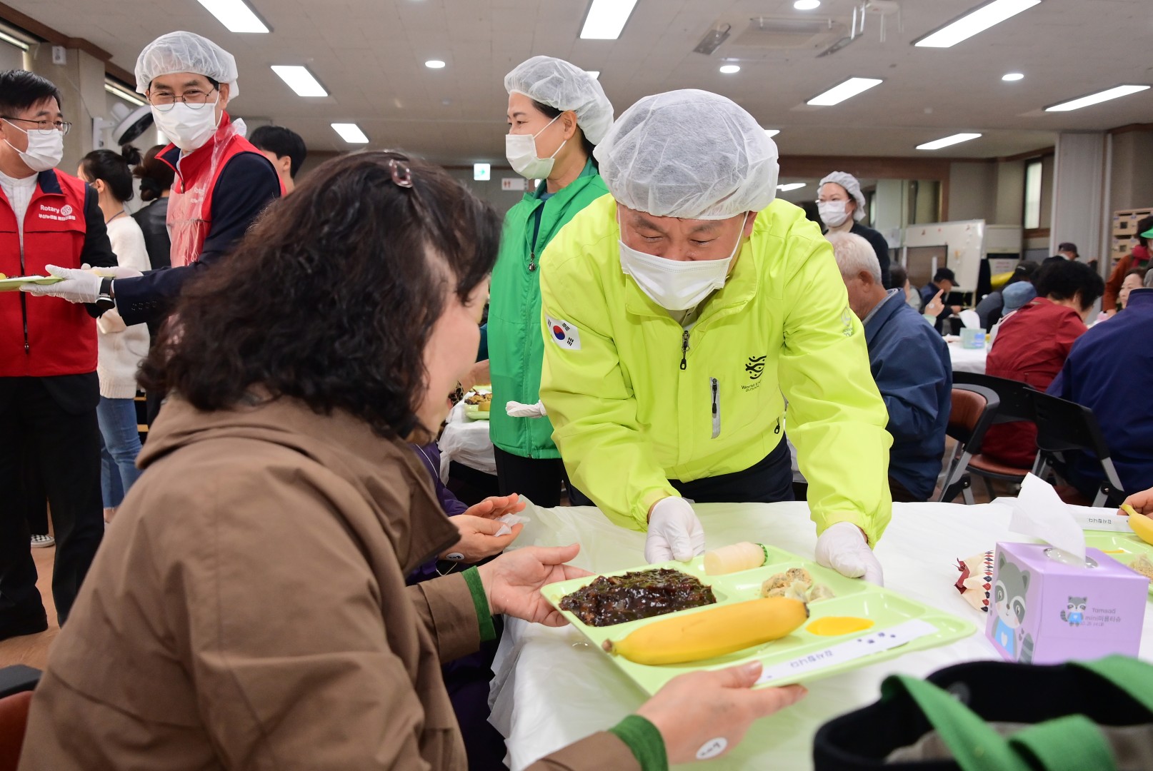 어르신 무료급식 '짜장면 데이' 나눔행사 6