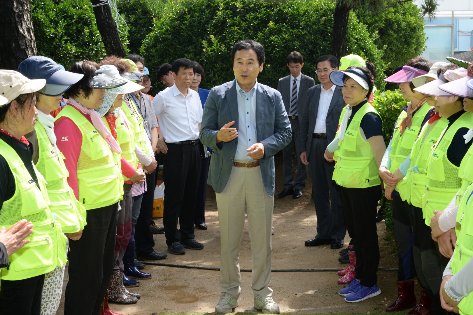 해수욕장 근무자 격려 2