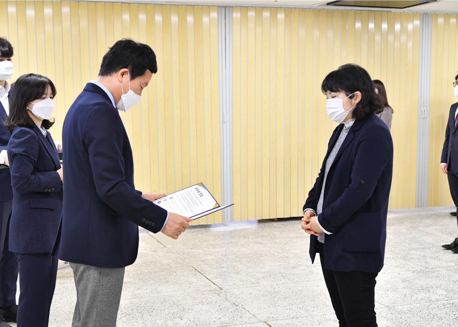 신규 임용장 16