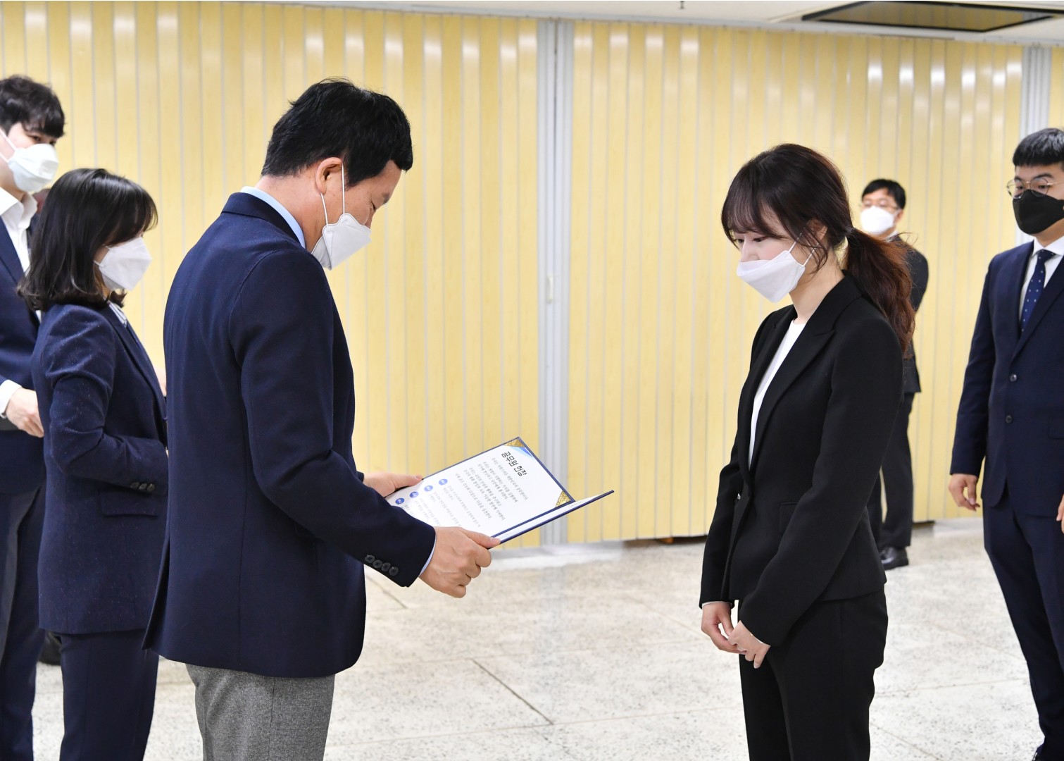 신규 임용장 9