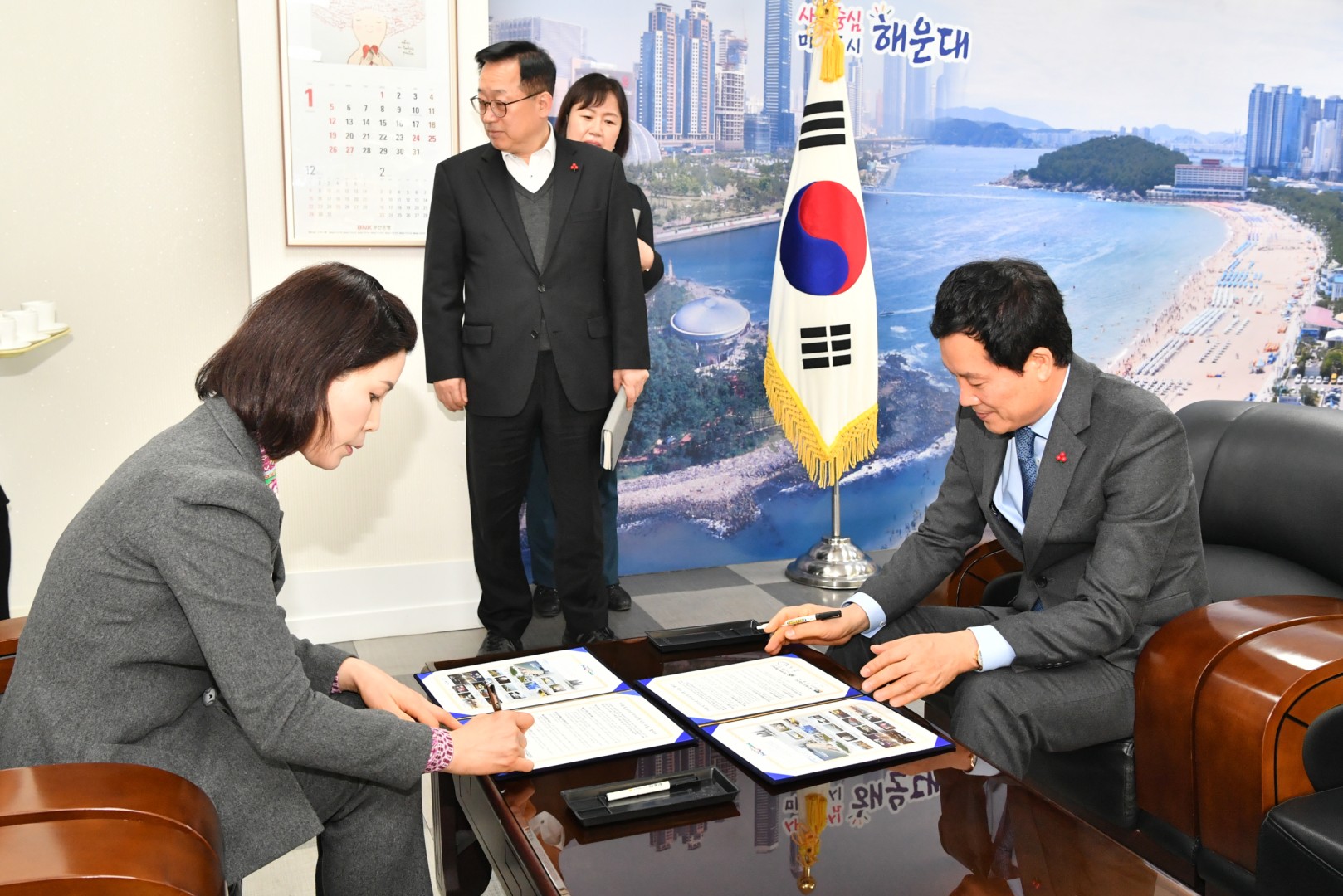 뉴욕스마일치과 의료지원 협약식 2