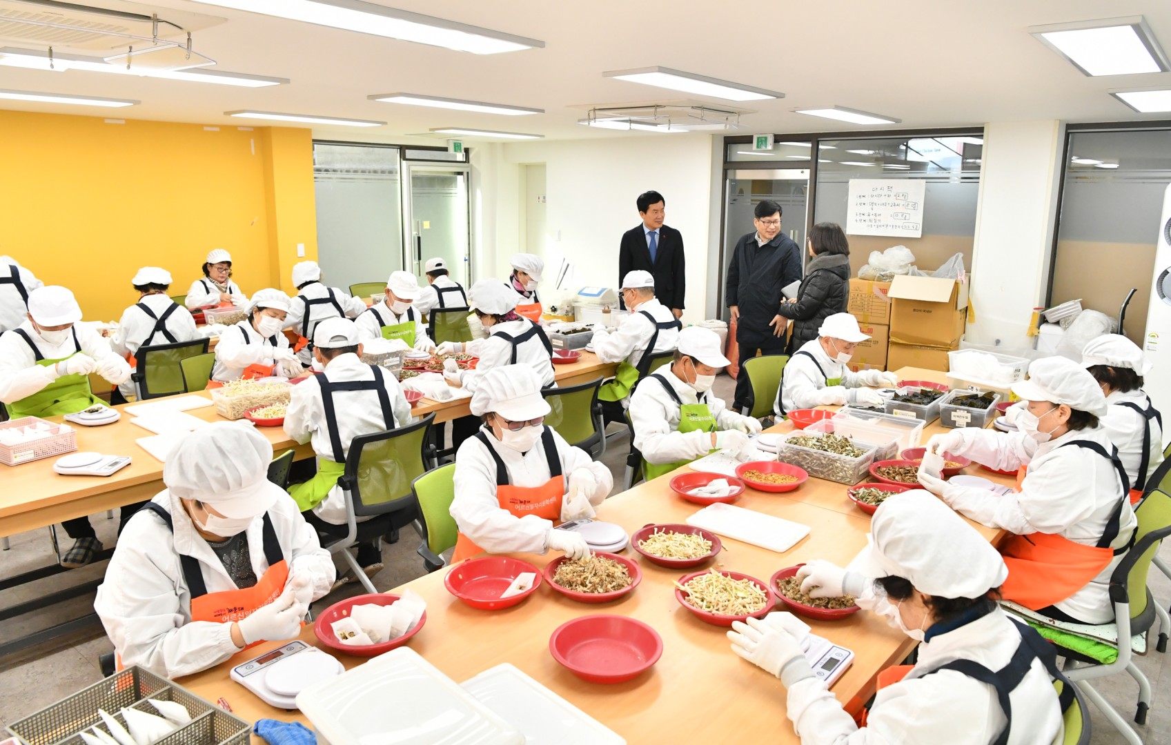 좌1동 어르신공동작업장 방문 3