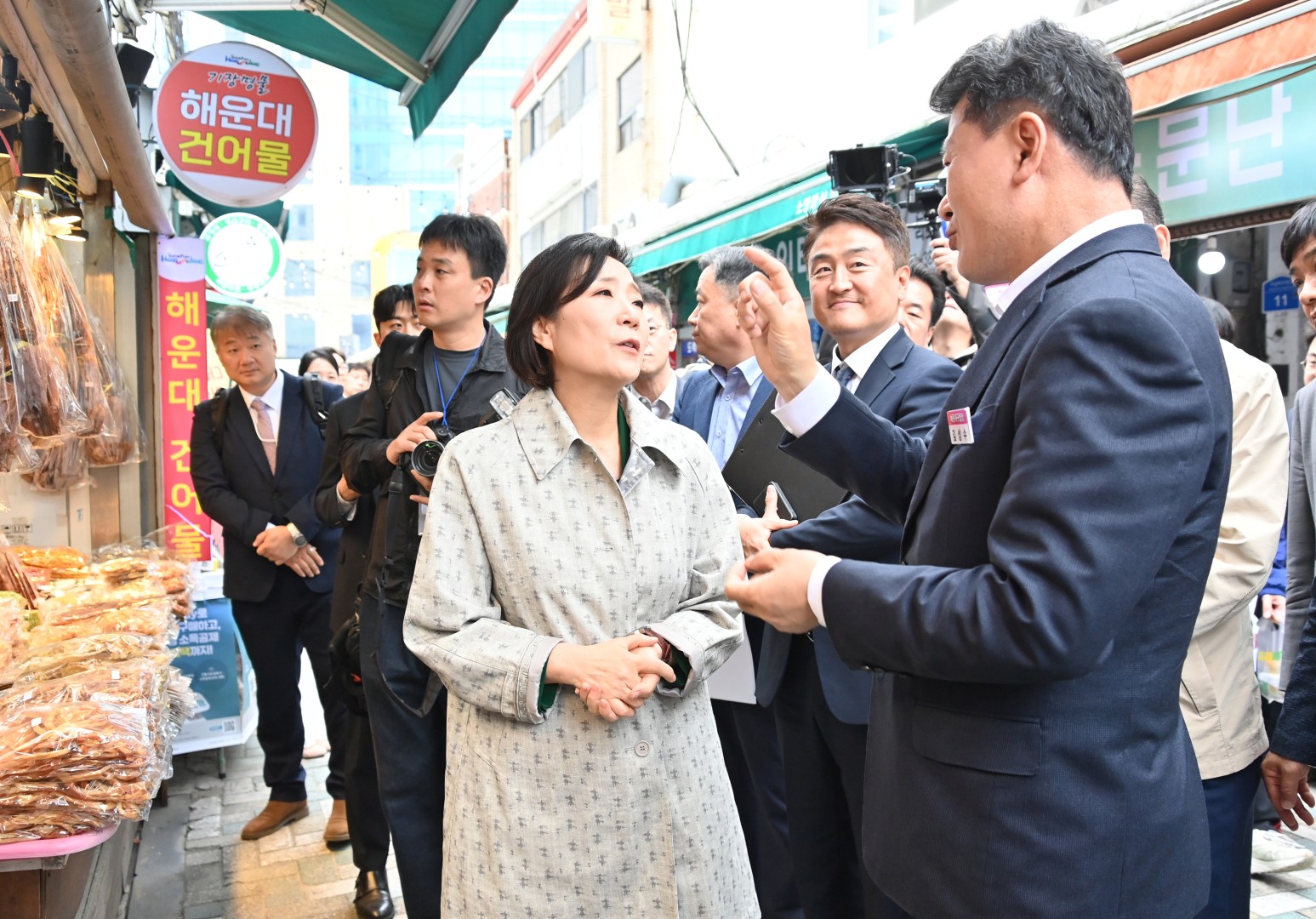 오영주 중기부 장관 해운대시장 방문 3