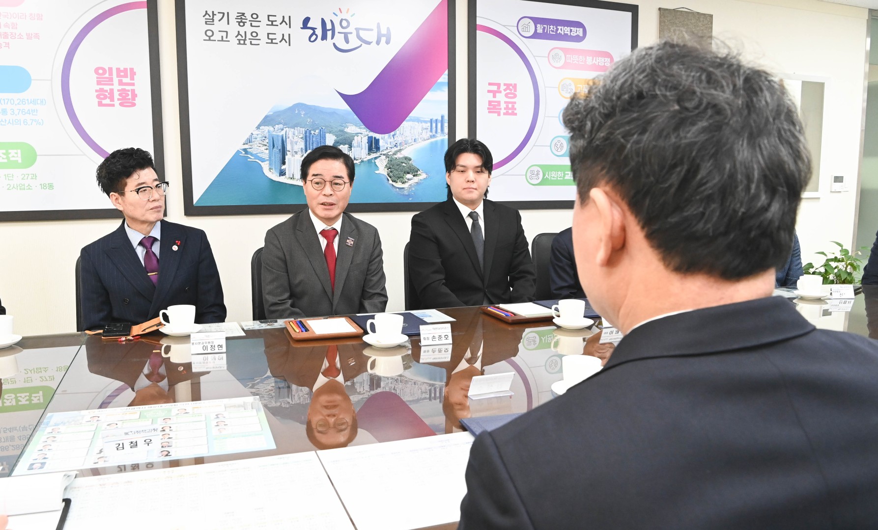 해운대구 취약계층 대상 AI보청기 지원 협약식 5