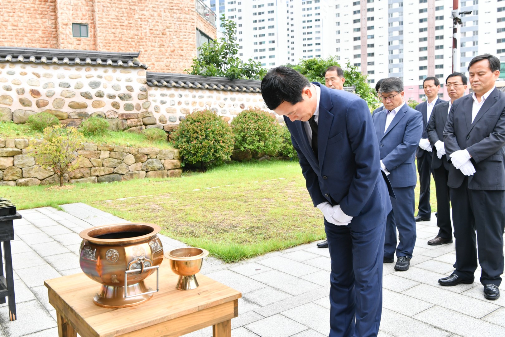 홍순헌구청장 삼절사 참배 6