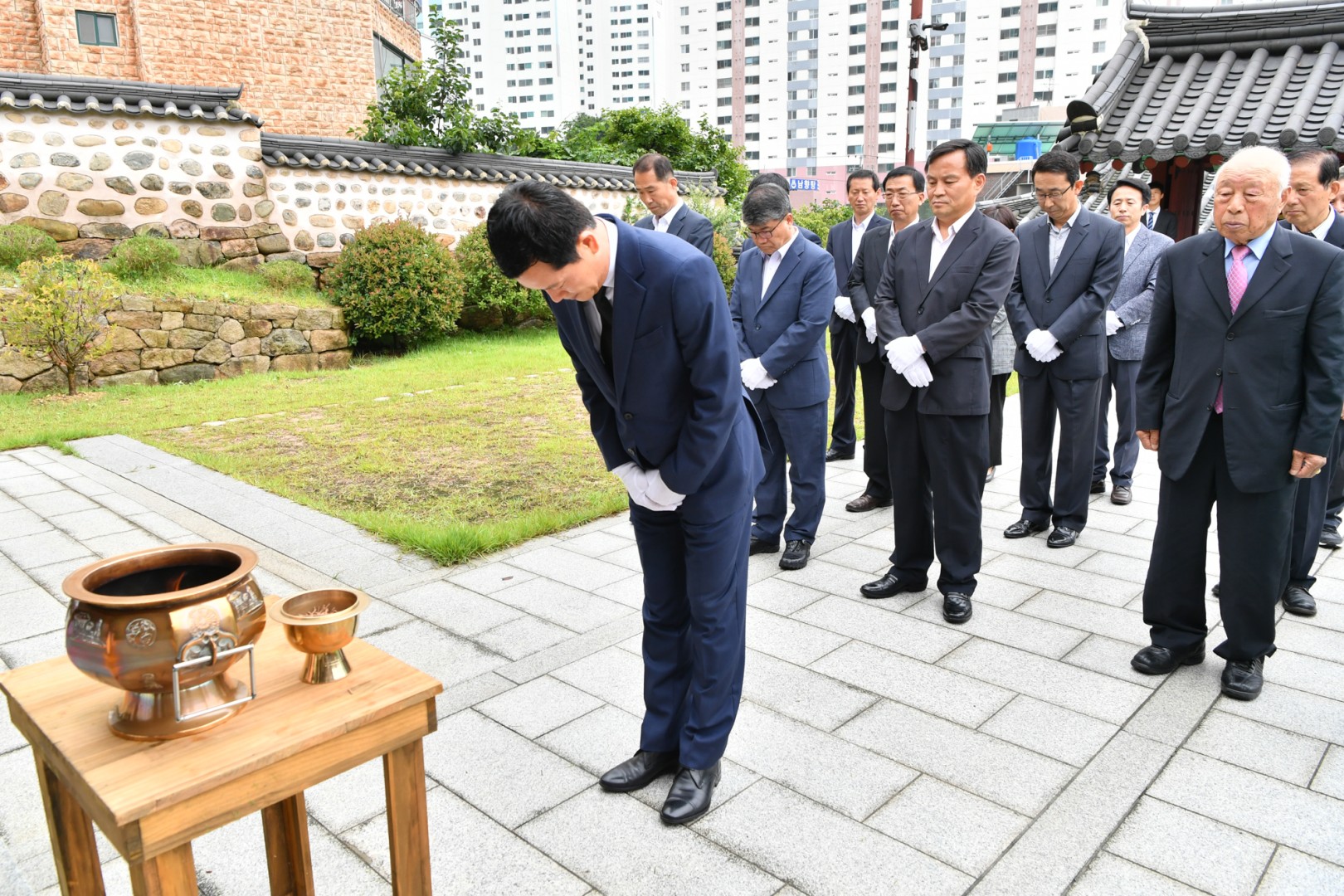홍순헌구청장 삼절사 참배 7
