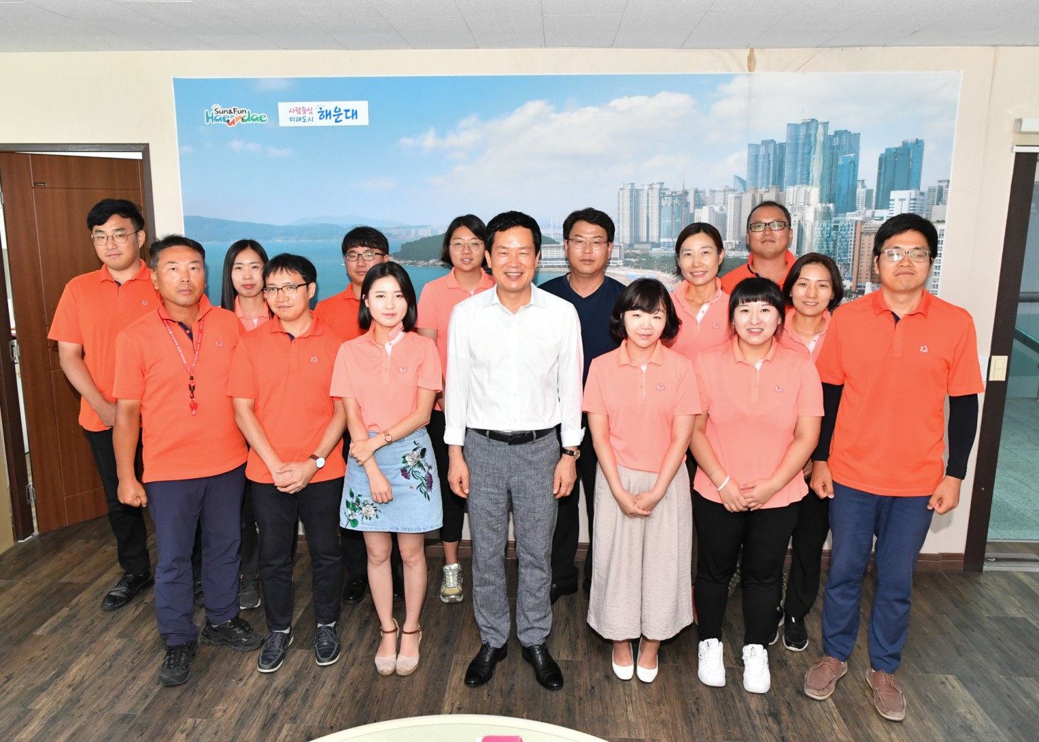 해수욕장 근무 직원 격려 14