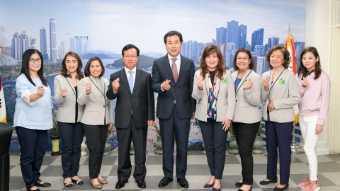 매트로 마닐라 시장 배우자재단 방한