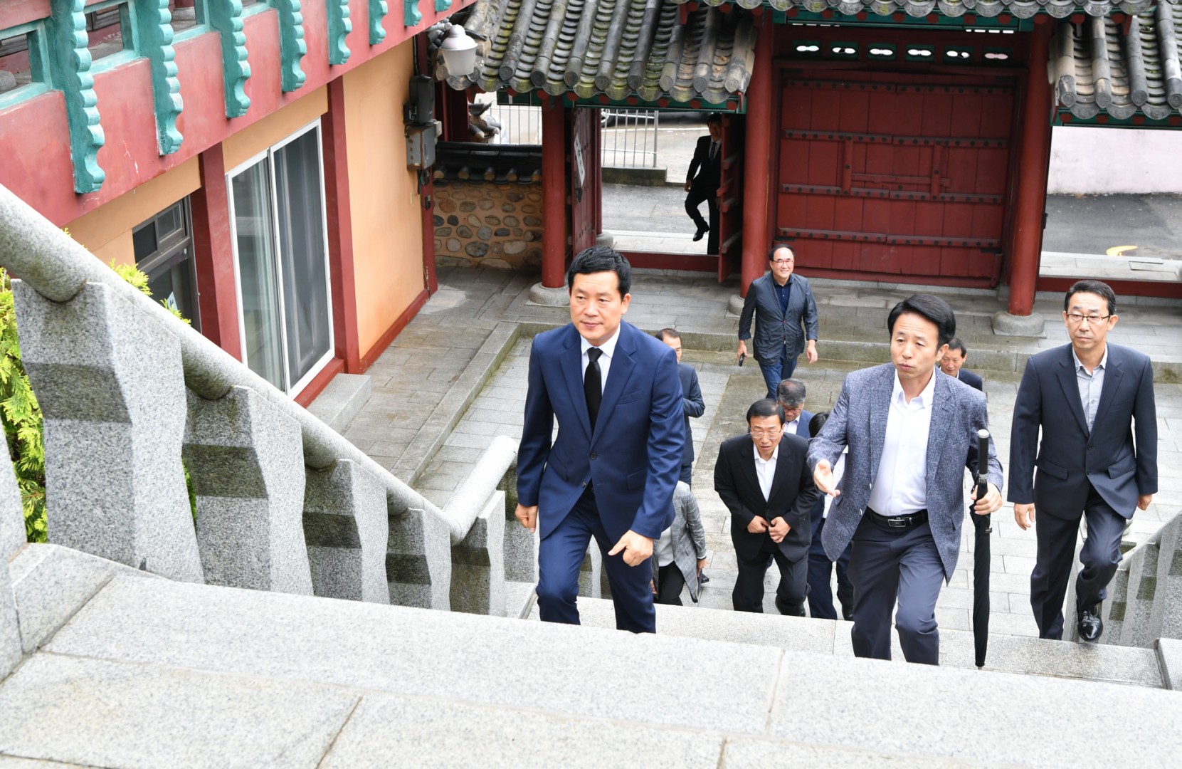 홍순헌구청장 삼절사 참배 1