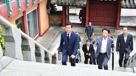 홍순헌구청장 삼절사 참배