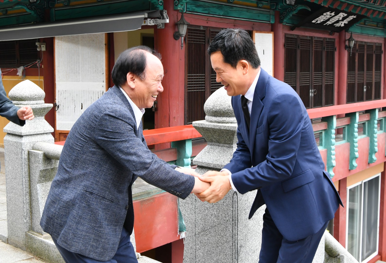 홍순헌구청장 삼절사 참배 2