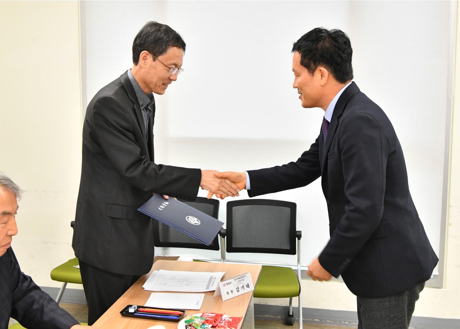 인권증진위워 위촉장 15