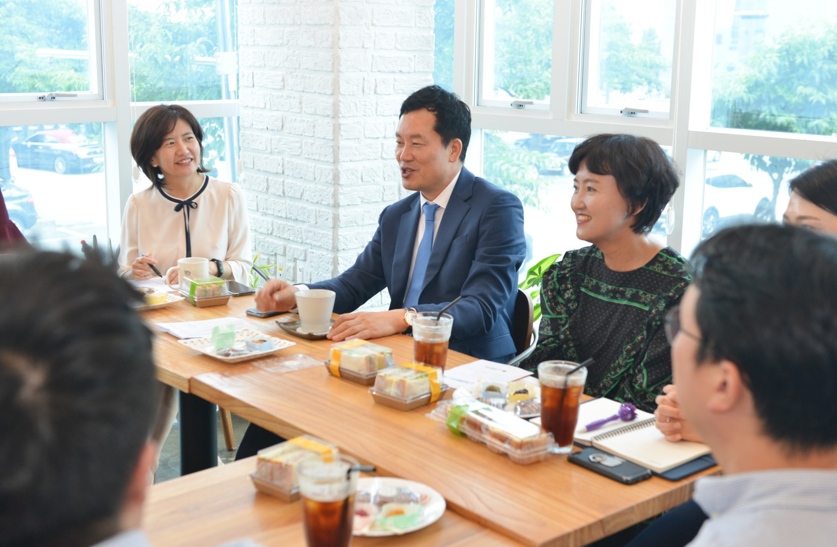 직원과의 대화 2