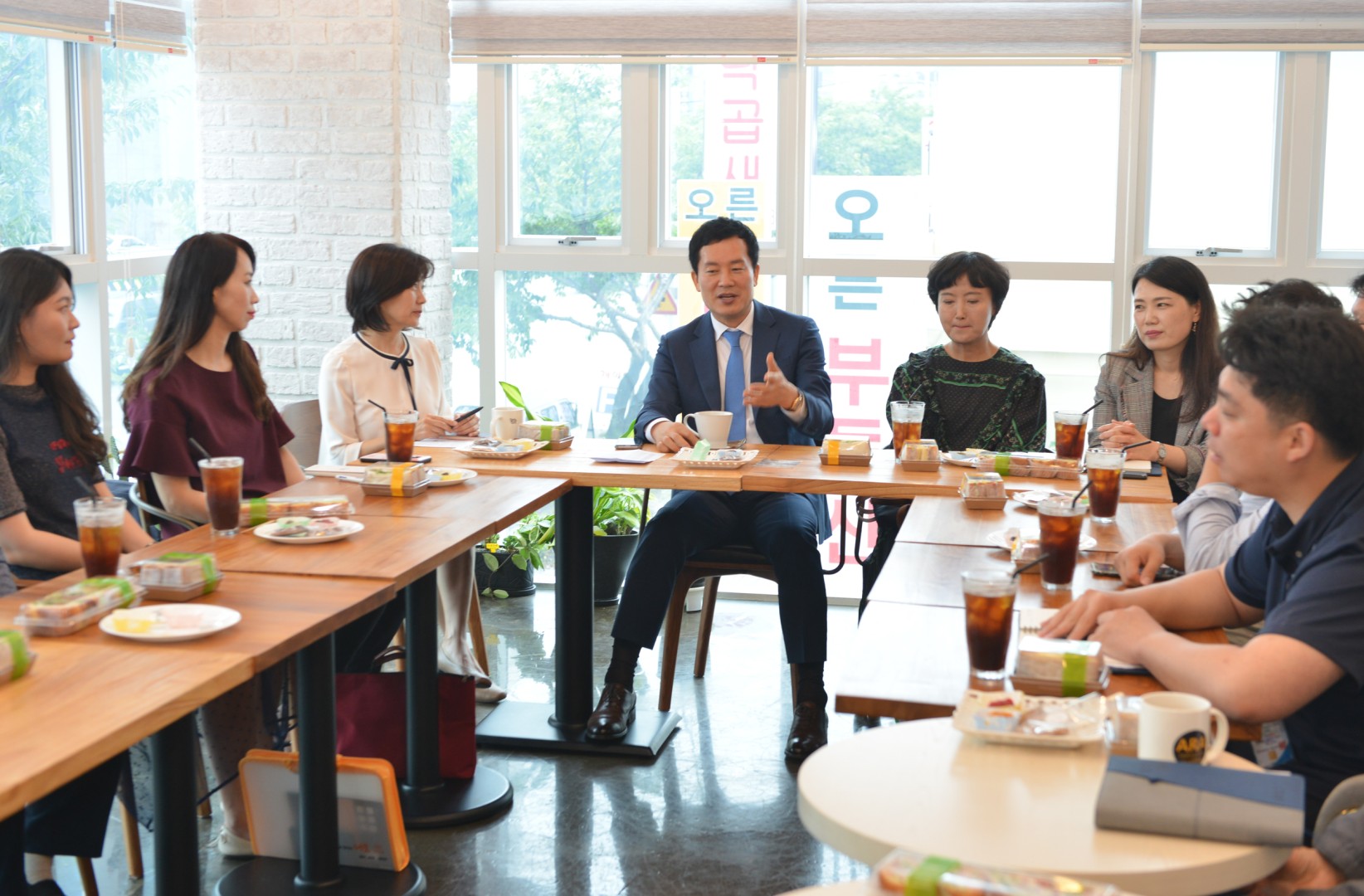 직원과의 대화 3