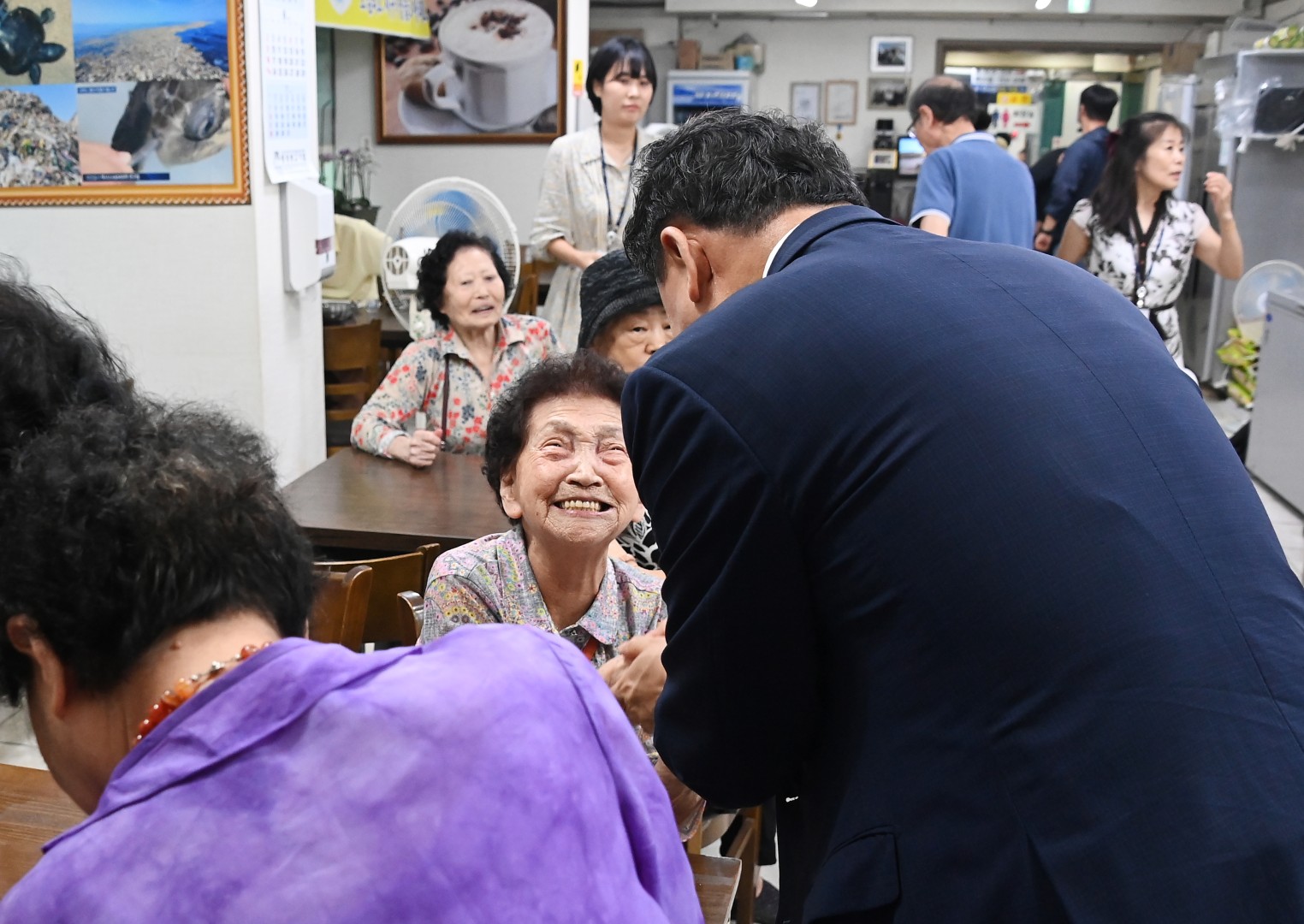어르신 사랑의 식사 대접(배경란 밥집) 2