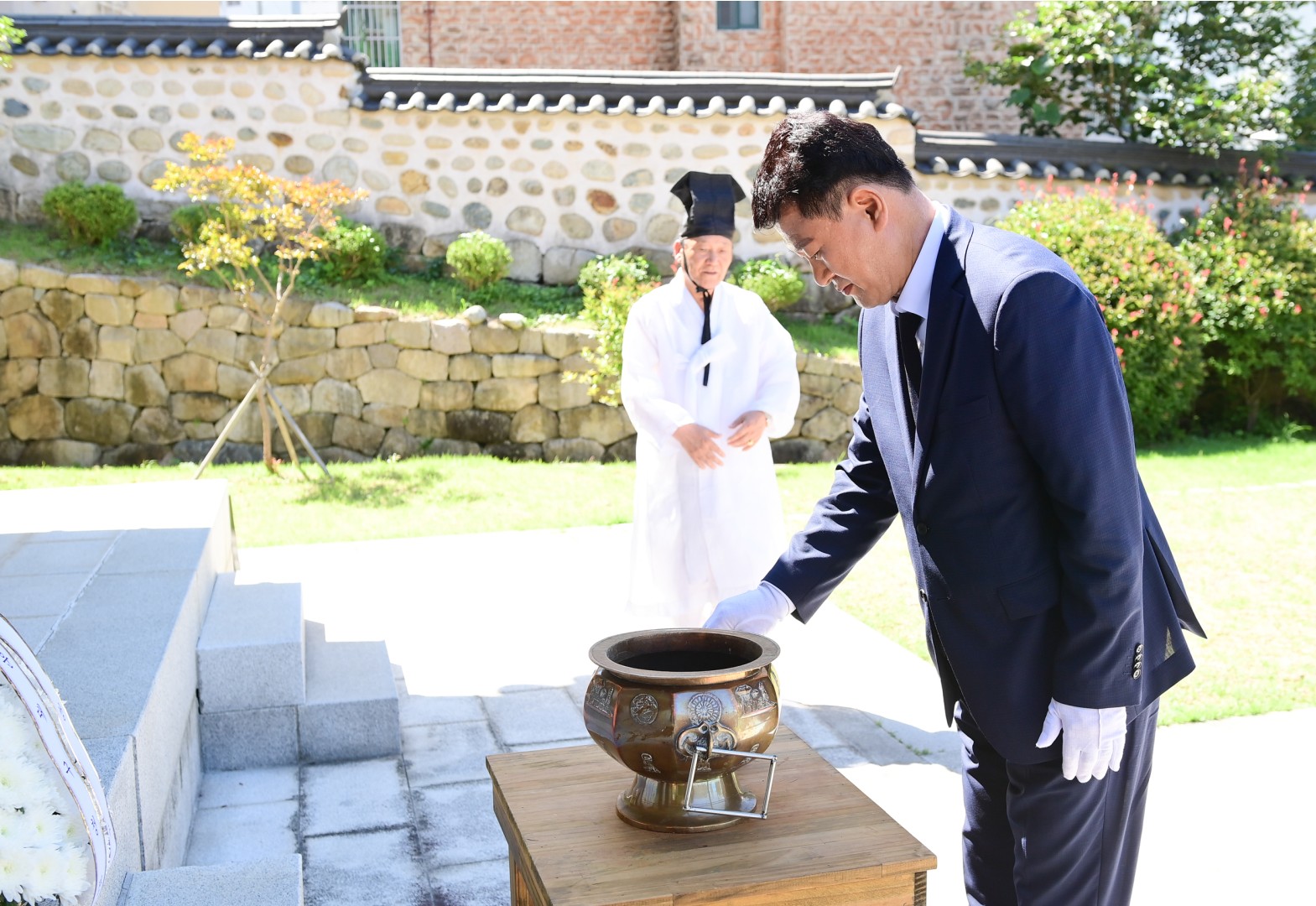 김성수 구청장 삼절사 참배 3