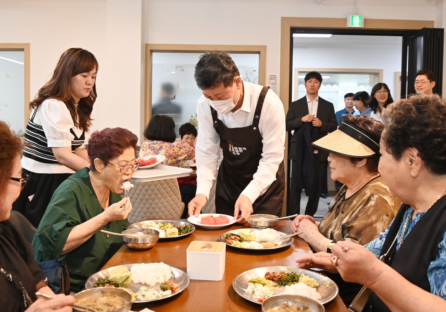 어르신 식사 나눔(동부산교회) 15