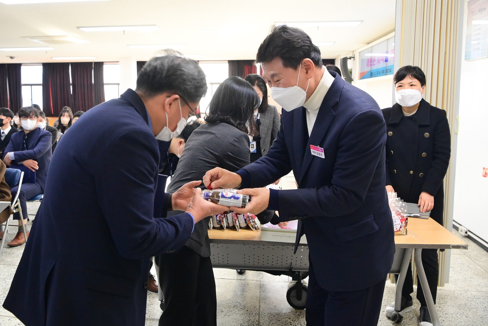 임용장교부 11