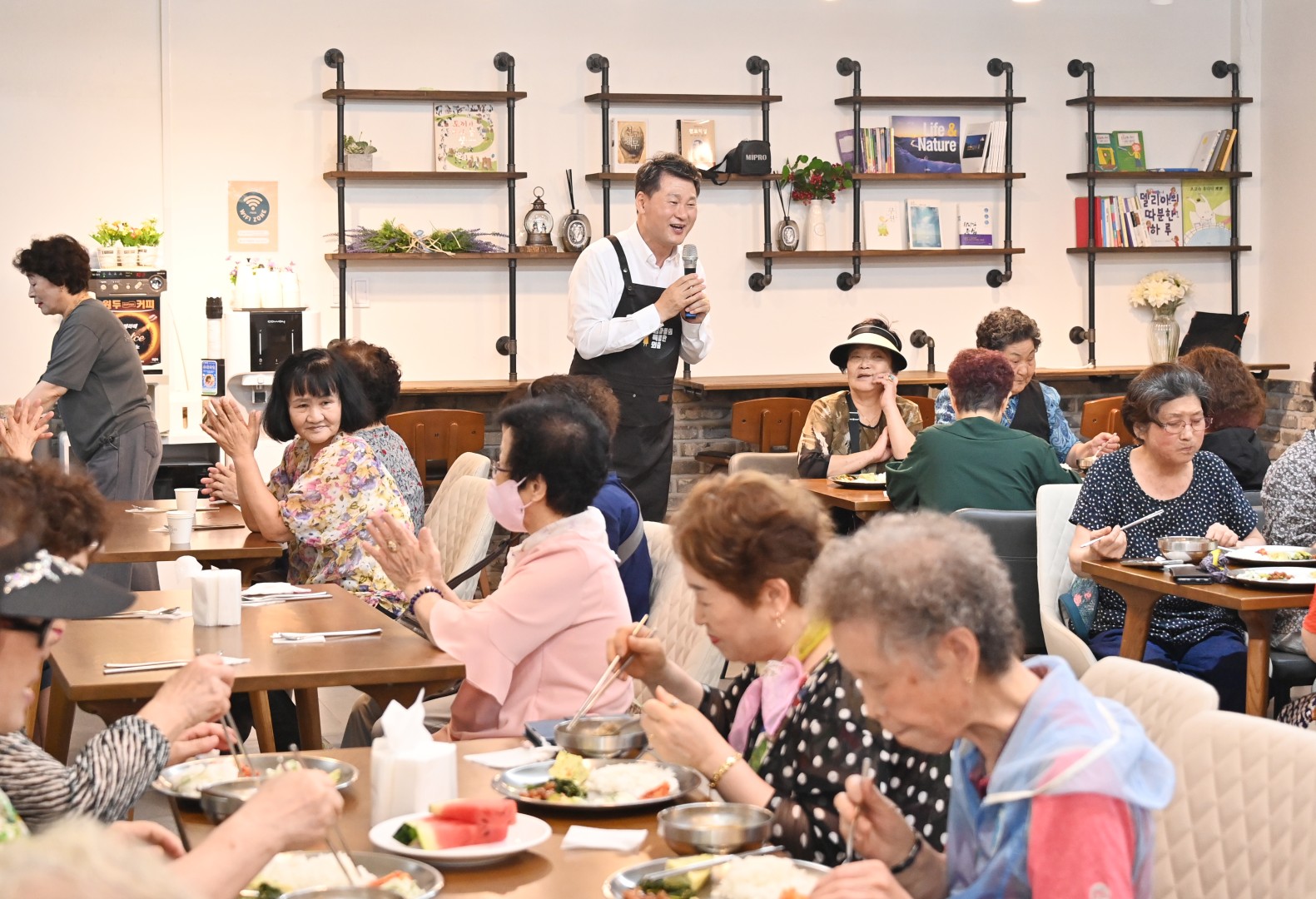 어르신 식사 나눔(동부산교회) 12