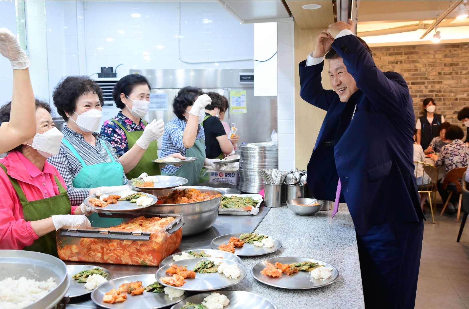 어르신 식사 나눔 '영양데이' (동부산교회) 9