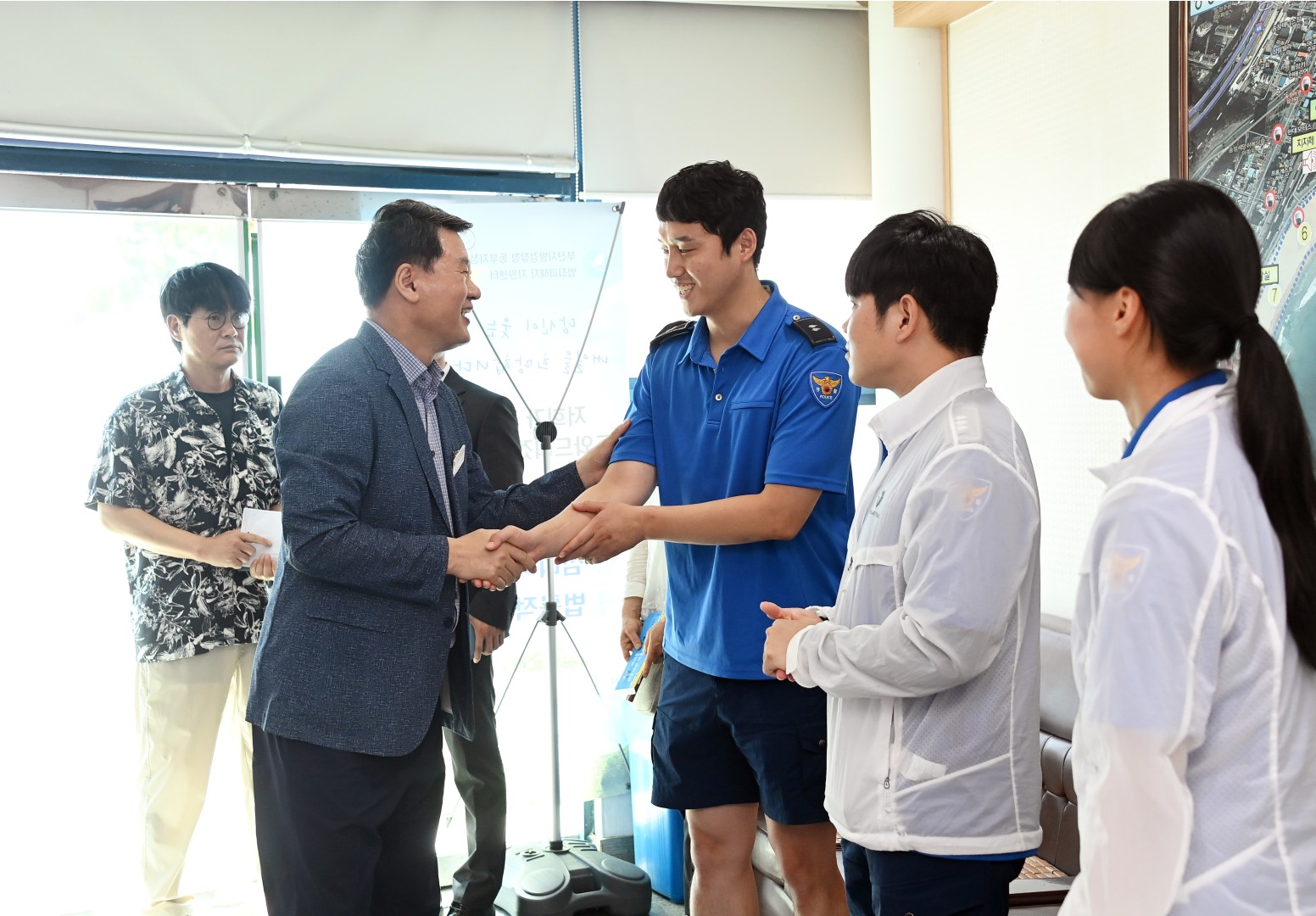 해수욕장 유관기관 근무자 격려 41