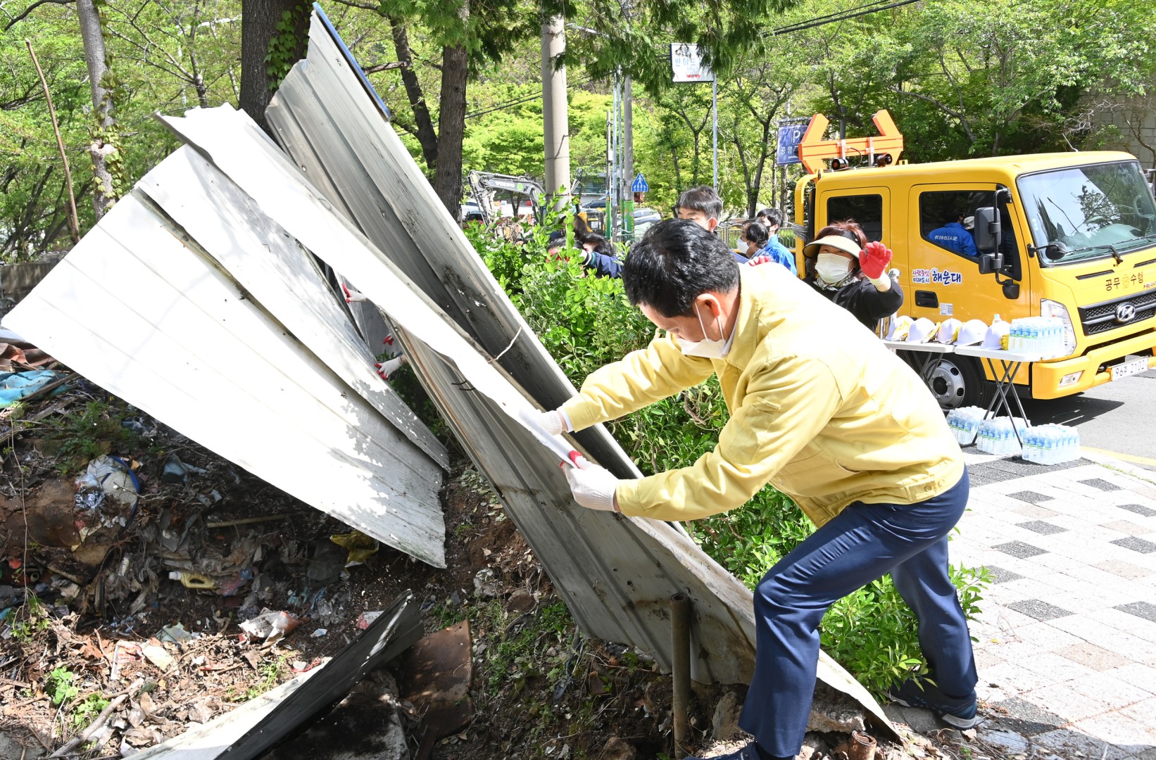 반여3동 노후시설물 및 불결지 정비 13