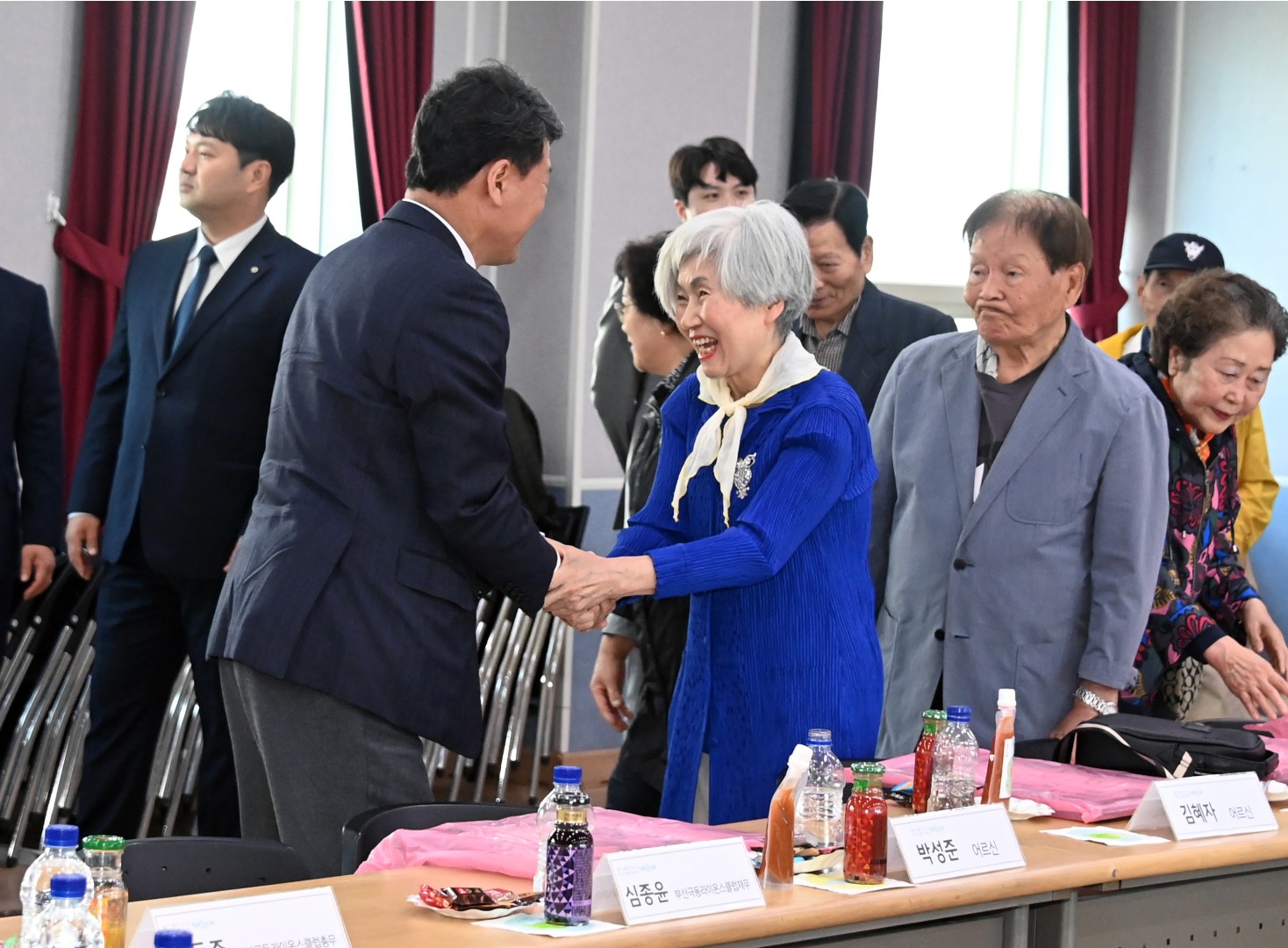극동라이온스클럽&퀸즈라이온스 클럽어르신 장수사진 전달식 15