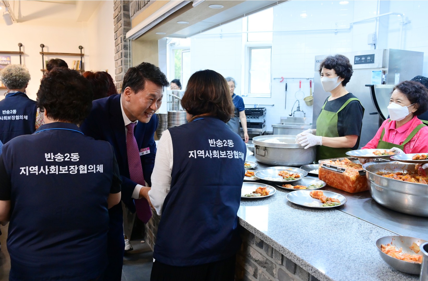 어르신 식사 나눔 '영양데이' (동부산교회) 8