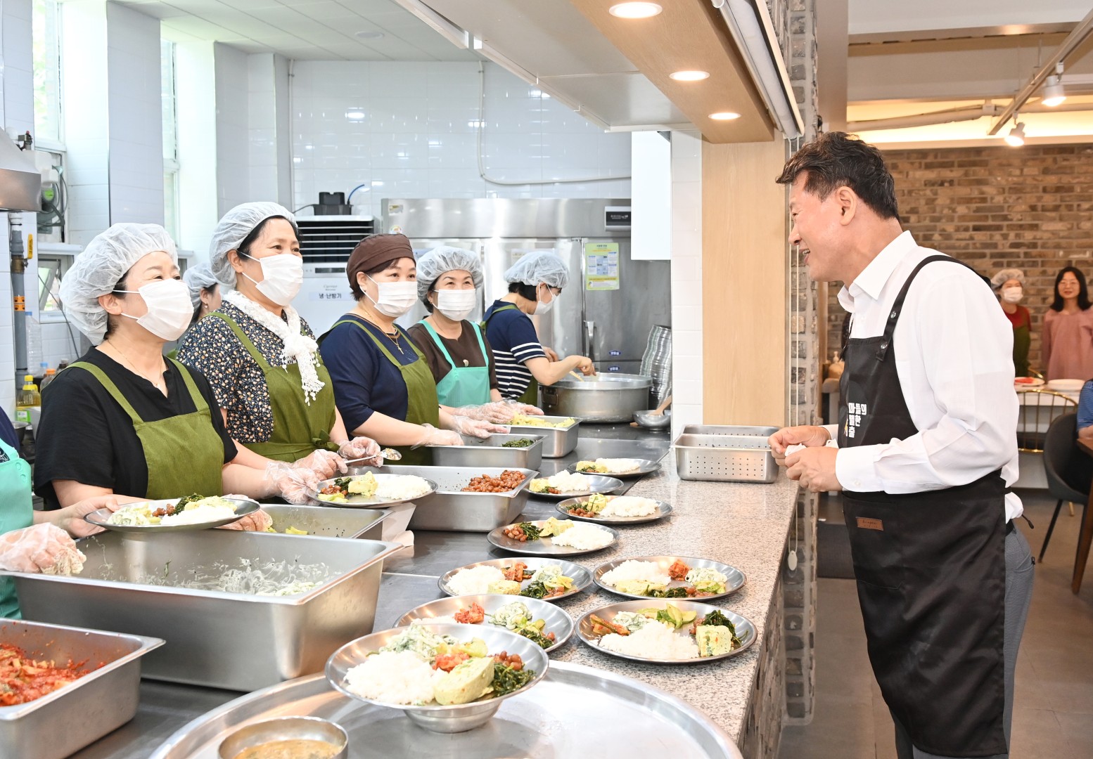 어르신 식사 나눔(동부산교회) 1