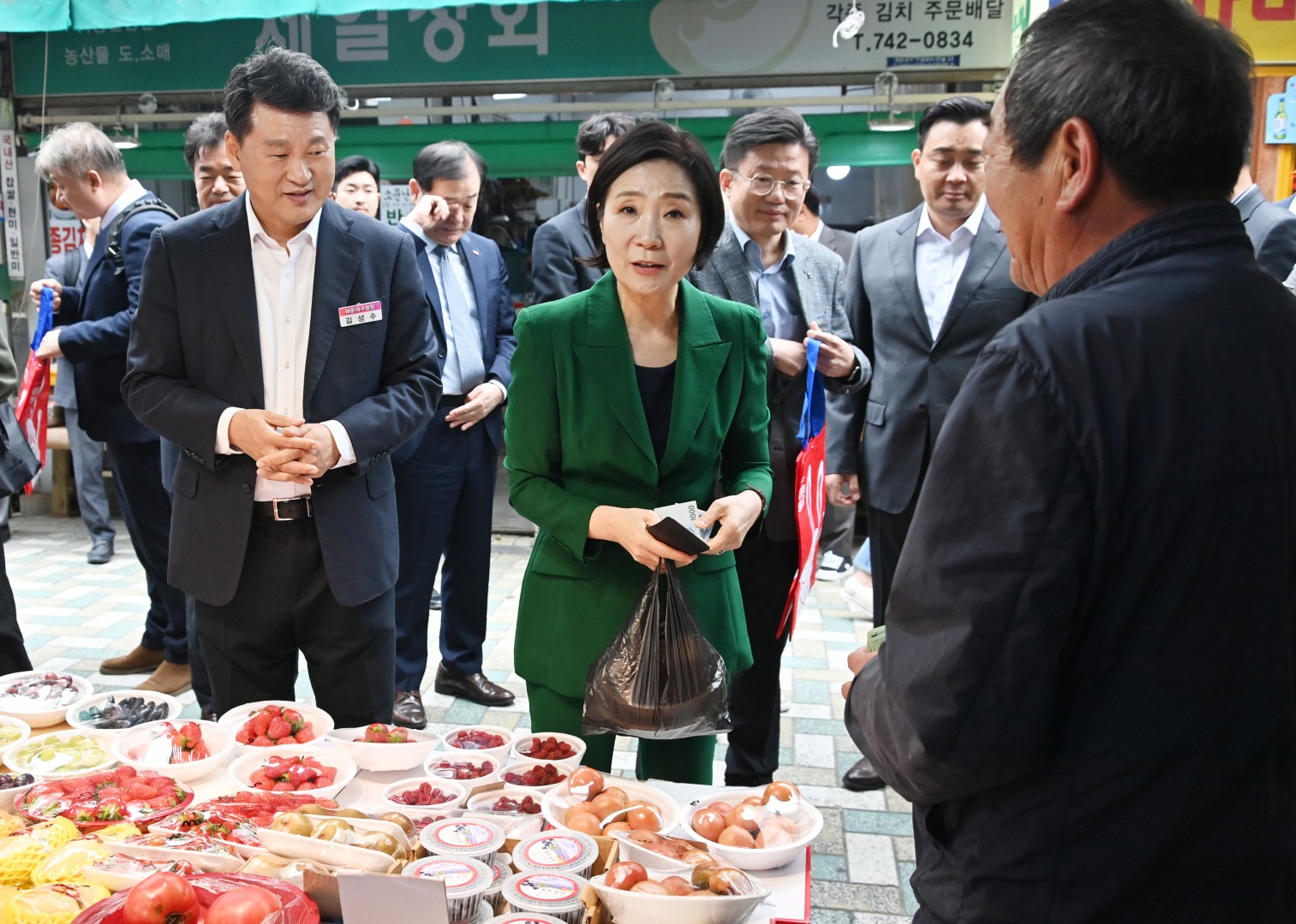 오영주 중기부 장관 해운대시장 방문 12