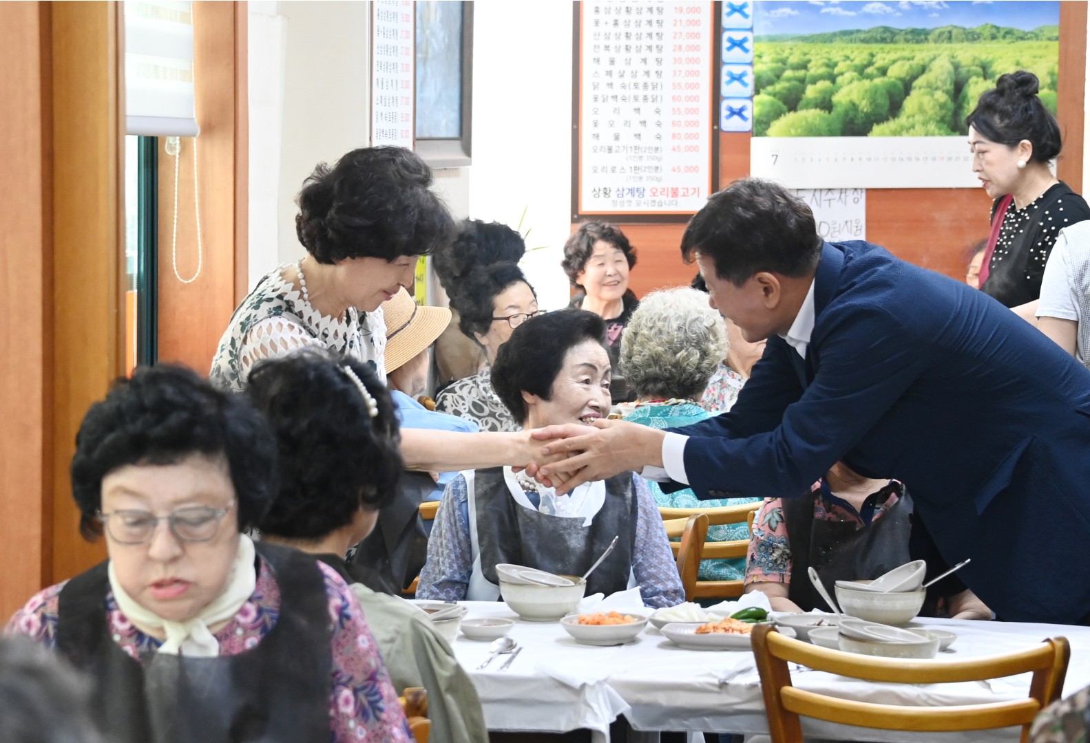 좌4동 효나눔 경로잔치(상황삼계탕) 12