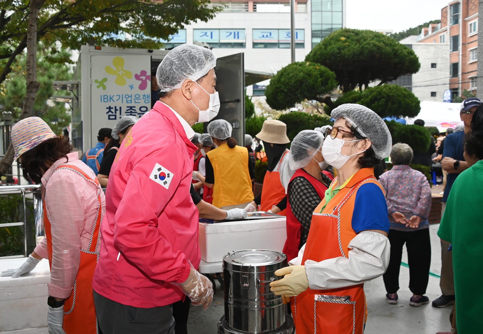 반여4동 새마을부녀회 어르신 경로잔치·사랑의 밥차 19