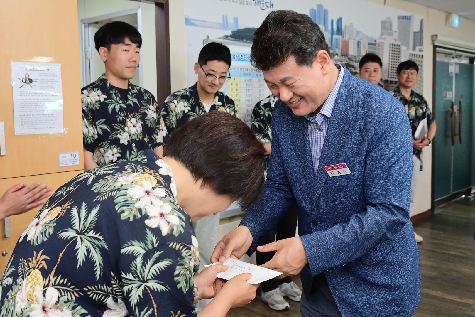 해수욕장 운영 유관기관 근무자 격려(해운대) 33