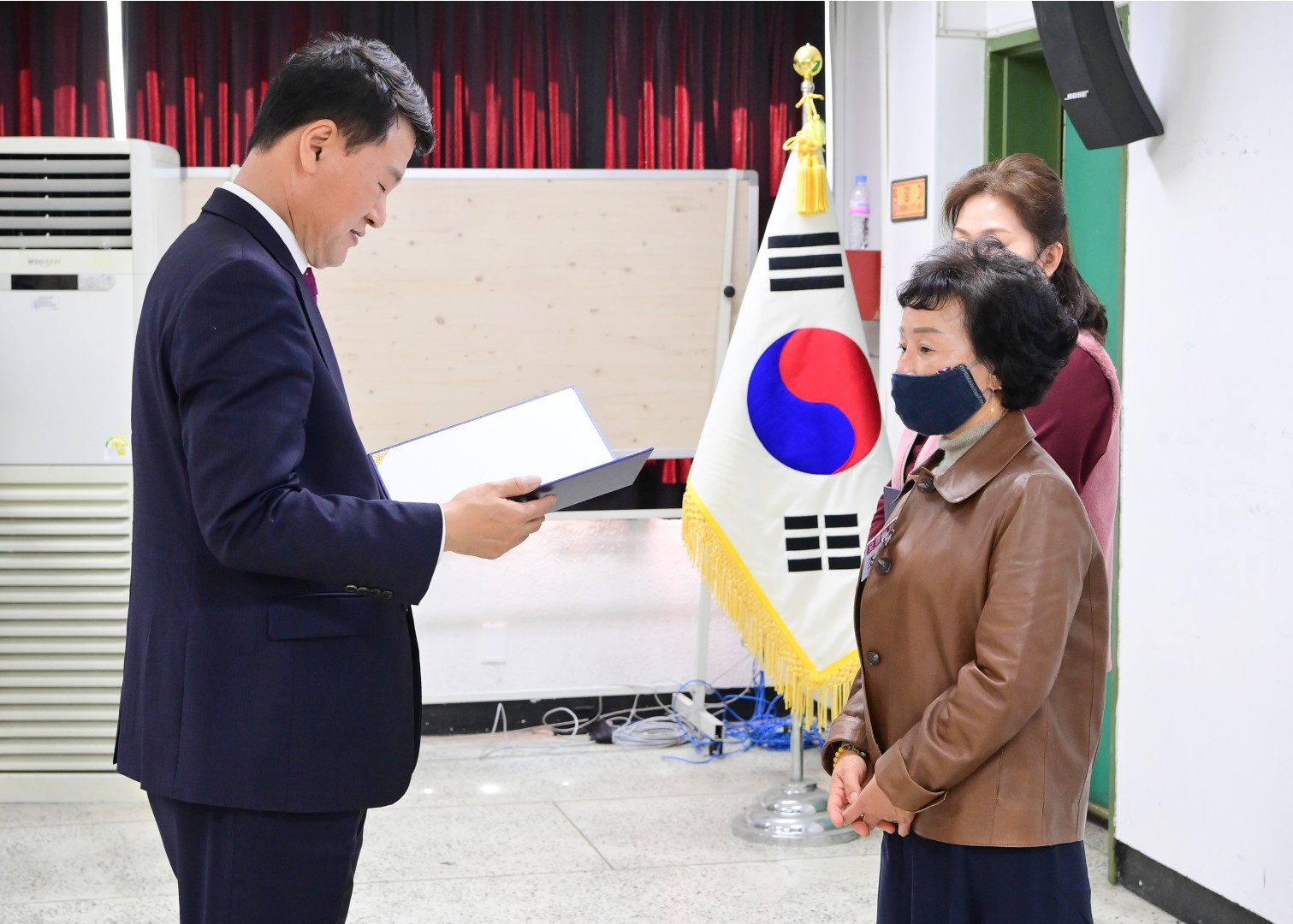 선행구민 및 모범단체원 표창 44