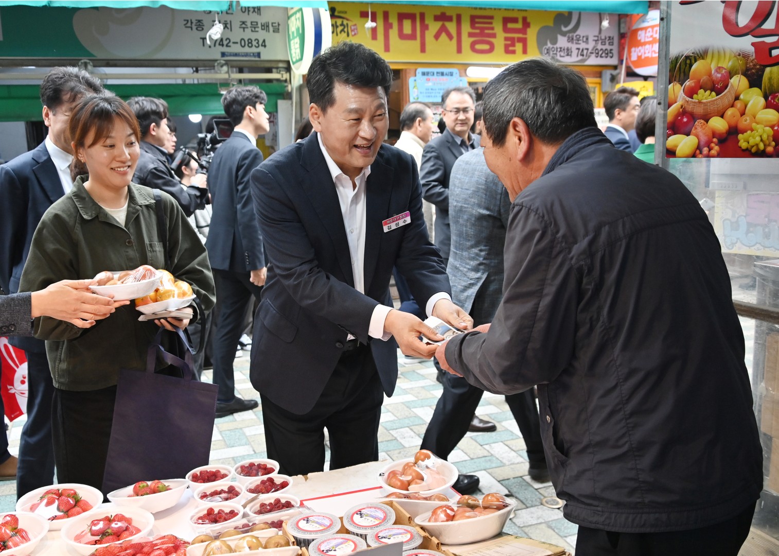 오영주 중기부 장관 해운대시장 방문 13