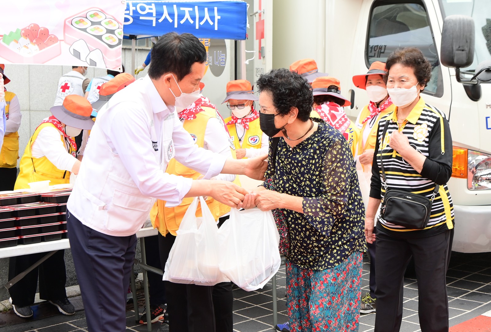 사랑의 도시락 나눔행사 10