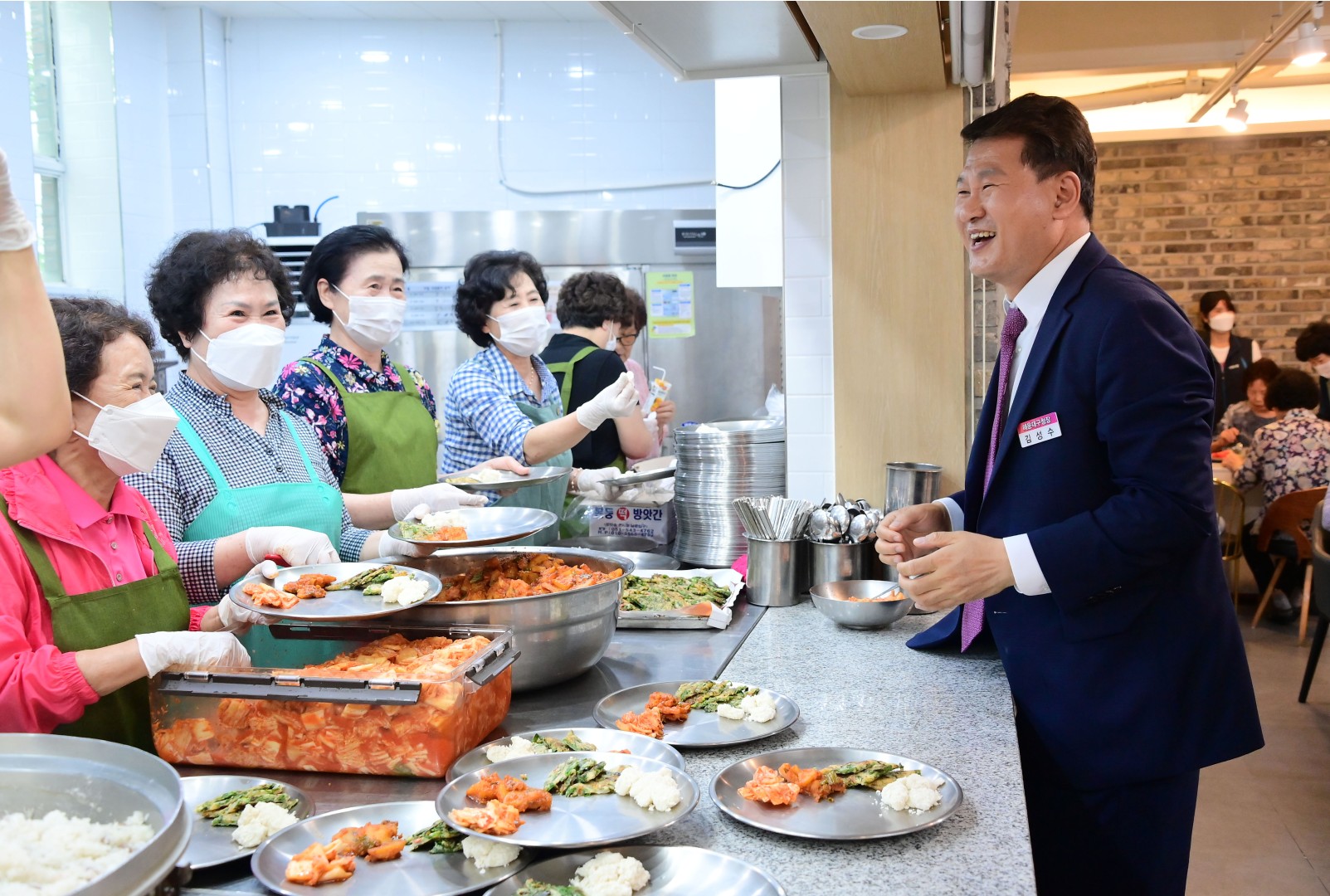 어르신 식사 나눔 '영양데이' (동부산교회) 10
