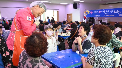 사랑의 밥차(반송1동행정복지센터)