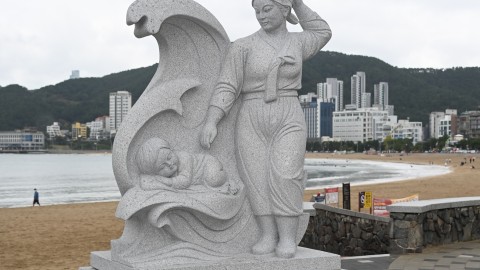 섬집아기 시비 조형물